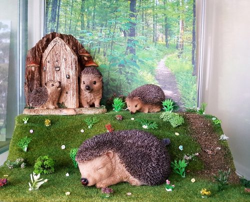 Mary G, Local wildlife, diorama.